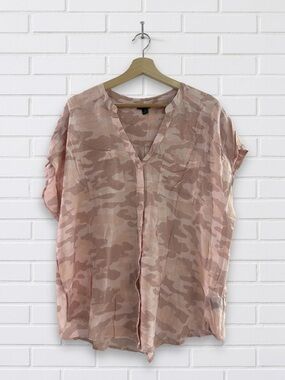 Torrid Pink Camo Short Sleeve Dolman Button Down Blouse Size 1 (1X / 14-16)